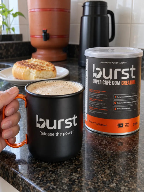 Caneca Burst com cappuccino e a lata do Super Café com Creatina